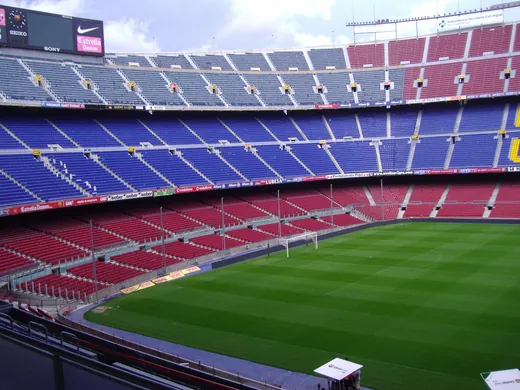 La pelouse du Camp Nou vue des tribunes, en avril 2009.