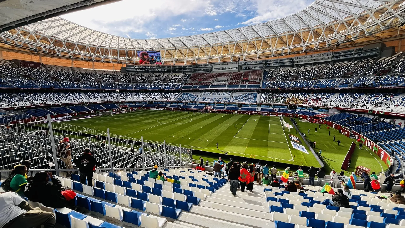 L'intérieur du Grand Stade de Tanger un soir de match, en décembre 2025.