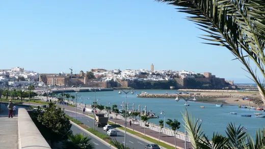 La kasbah des Oudayas et l'embouchure du Bouregreg, à Rabat.